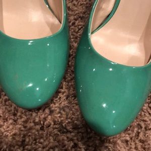 Nine west sea foam green heels size 7.5